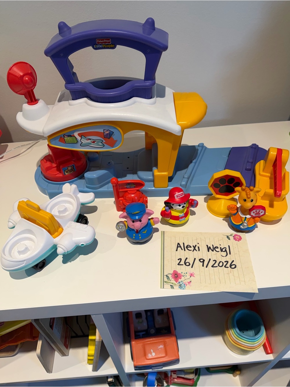 Animalville myles landon airport playset with extra characters and accessories